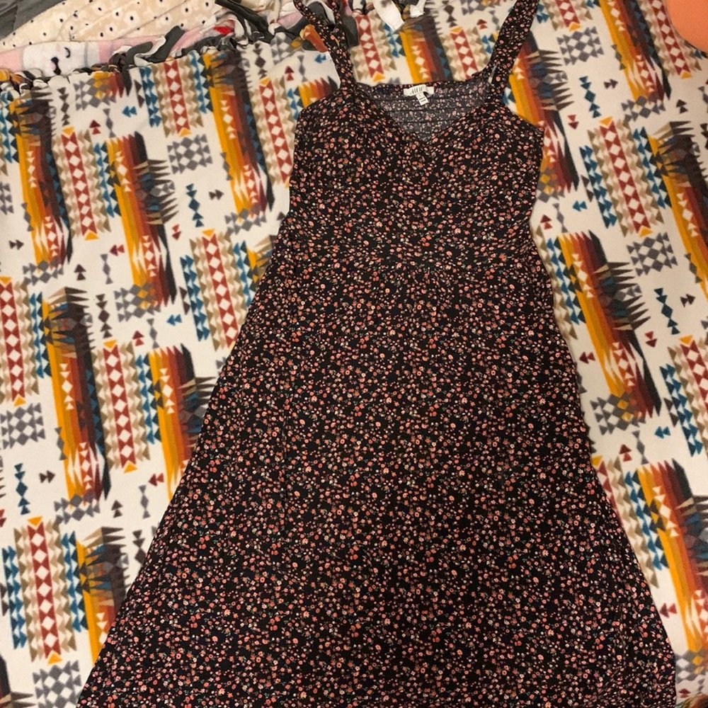 Size L knee length dress